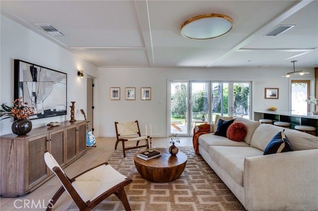 1393 Navarro Avenue, Pasadena CA: https://media.crmls.org/medias/48609291-e191-4498-90b2-5963356cfba2.jpg