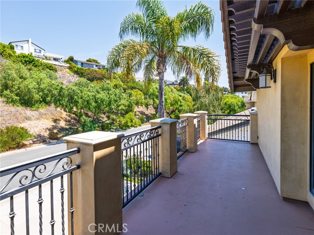3528 Hightide Drive, Rancho Palos Verdes CA: https://media.crmls.org/medias/4860a7a1-2be7-4e6c-8b97-a0c49f77191f.jpg