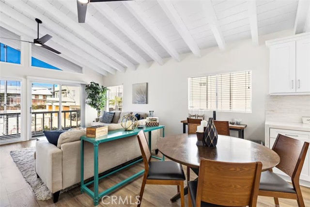 Detail Gallery Image 12 of 41 For 222 20th, Newport Beach,  CA 92663 - 3 Beds | 2 Baths