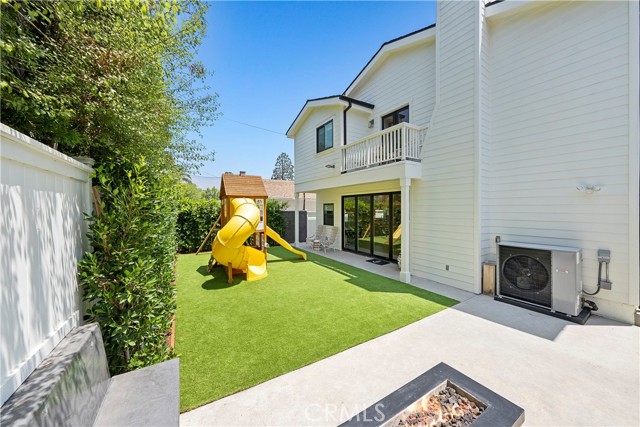 1817 Elm Avenue, Manhattan Beach, California 90266, 5 Bedrooms Bedrooms, ,4 BathroomsBathrooms,Residential,Sold,Elm,SB22189969