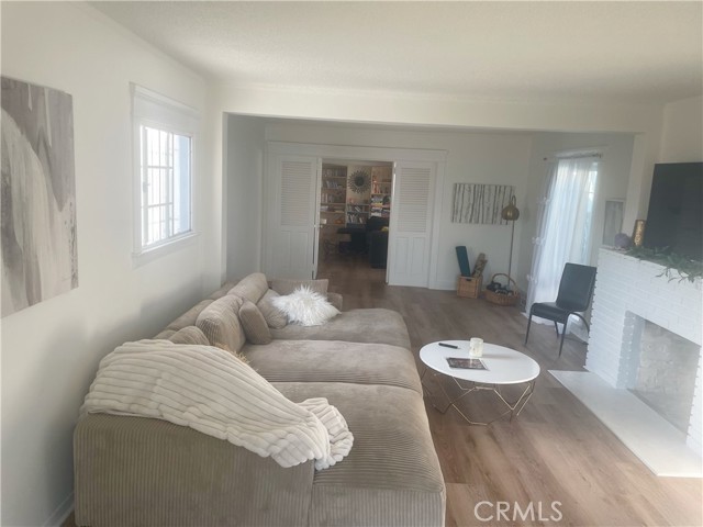 Detail Gallery Image 9 of 67 For 4037 W 63rd Street, Los Angeles,  CA 90043 - 4 Beds | 3 Baths