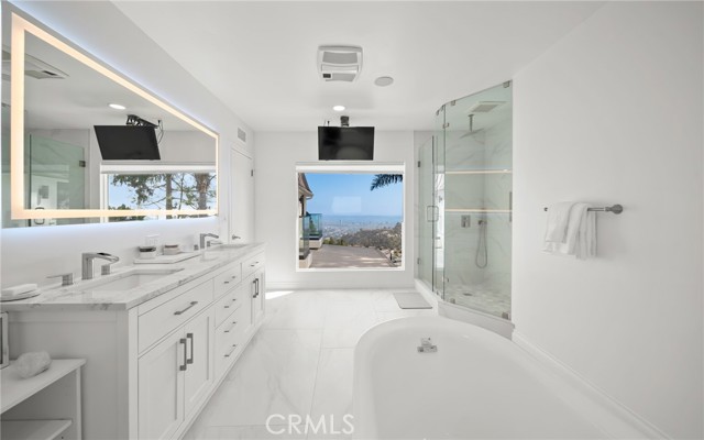 Detail Gallery Image 158 of 200 For 7930 Vulcan Dr, Los Angeles,  CA 90046 - 7 Beds | 8/1 Baths