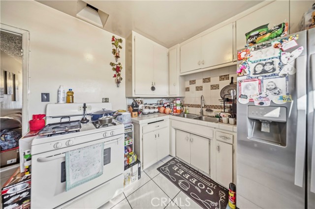 7244 Tujunga Avenue photo 30