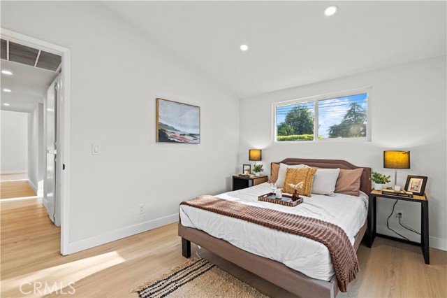 10839 Danube Avenue, Granada Hills CA: https://media.crmls.org/medias/4863bc7f-3ce0-4f74-aa8b-17b93d15de4f.jpg