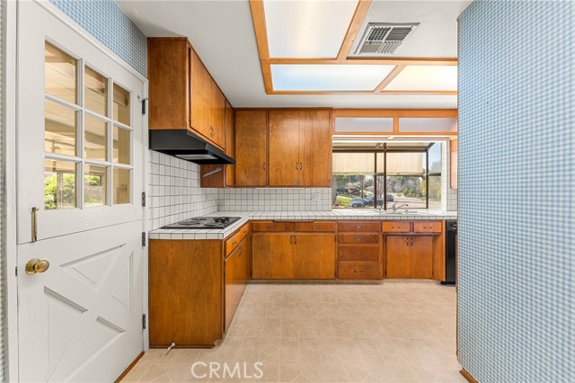 Detail Gallery Image 10 of 25 For 947 Nottingham Dr, Redlands,  CA 92373 - 3 Beds | 2 Baths