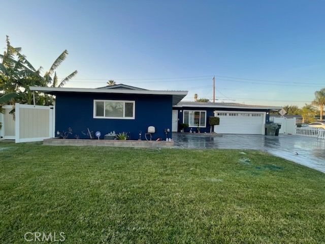 8745 Glencoe Dr, Riverside, CA 92503