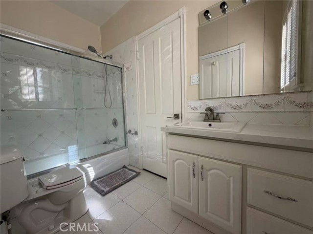 Detail Gallery Image 19 of 26 For 113 N Doheny, Beverly Hills,  CA 90211 - 4 Beds | 2/1 Baths