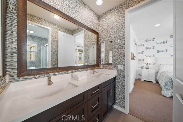 105 newall, Irvine CA: https://media.crmls.org/medias/48668159-18dc-45ca-a85a-55a158d387eb.jpg