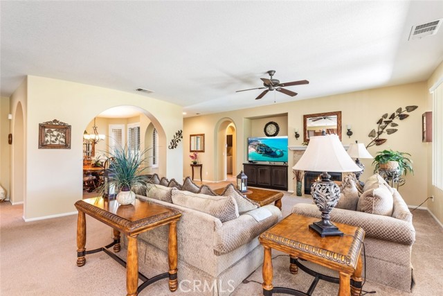 Detail Gallery Image 9 of 33 For 31058 Ensemble Dr, Menifee,  CA 92584 - 4 Beds | 2 Baths