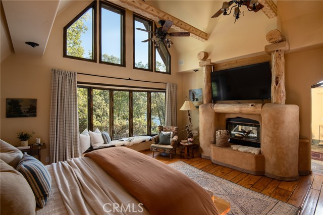 942 Lake Edge, Lake Arrowhead, CA 92352
