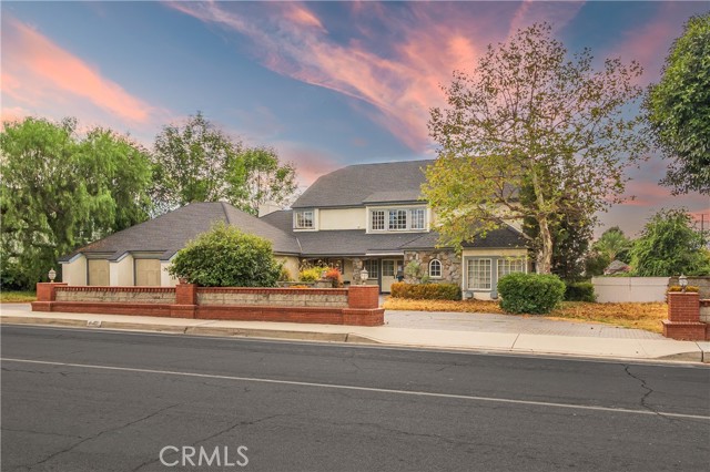 Detail Gallery Image 3 of 19 For 10201 Center Dr, Villa Park,  CA 92861 - 5 Beds | 3/1 Baths