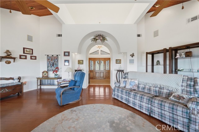 Detail Gallery Image 12 of 55 For 39275 Chaparral, Temecula,  CA 92592 - 4 Beds | 4 Baths