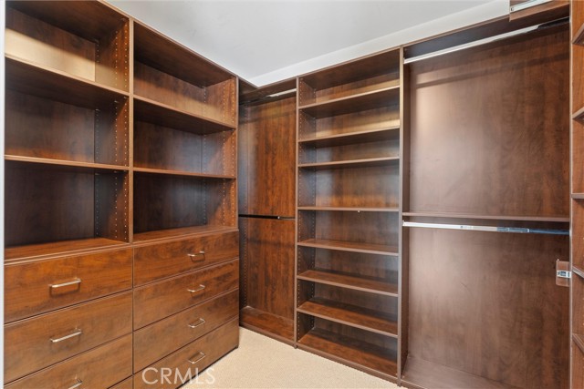 10925 Blix Street, Toluca Lake CA: https://media.crmls.org/medias/48681e49-0a36-485c-bfa9-5c23006168bc.jpg