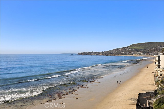 Detail Gallery Image 2 of 33 For 1045 Gaviota Dr #B,  Laguna Beach,  CA 92651 - 3 Beds | 3 Baths