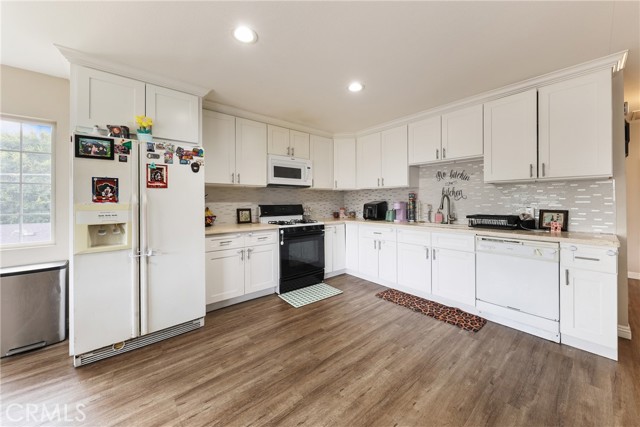 8963 Bold Ruler Lane, Jurupa Valley CA: https://media.crmls.org/medias/4869ca18-71bc-48db-b16b-dd29d60c9699.jpg