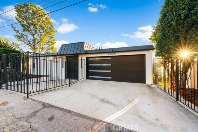 Detail Gallery Image 68 of 75 For 7426 Mulholland Dr, Los Angeles,  CA 90046 - 2 Beds | 2 Baths