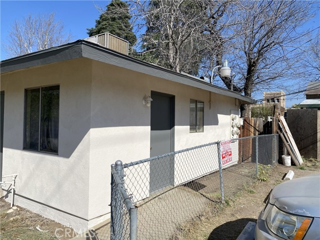 Detail Gallery Image 3 of 5 For 515 Niles St #C,  Bakersfield,  CA 93305 - 1 Beds | 1 Baths