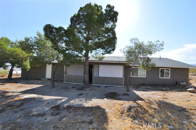 Detail Gallery Image 4 of 16 For 8346 Onyx Rd, Lucerne Valley,  CA 92356 - 3 Beds | 2 Baths