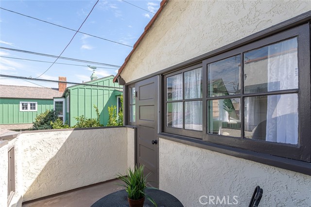 130 Claremont Avenue, Long Beach CA: https://media.crmls.org/medias/486bf751-82ce-41d3-a486-03cdf8e5d56b.jpg