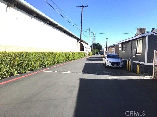 Detail Gallery Image 24 of 25 For 7560 Woodman #75,  Van Nuys,  CA 91405 - 2 Beds | 1 Baths