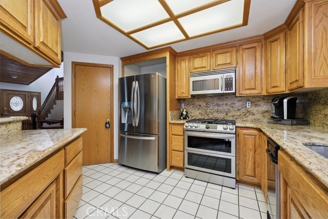 42784 Edelweiss Drive, Big Bear Lake CA: https://media.crmls.org/medias/486d1239-d264-46ea-955a-2cd32c495ef9.jpg