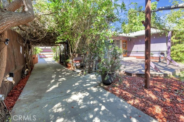 Detail Gallery Image 7 of 38 For 2310 Poinsettia, Santa Ana,  CA 92706 - 3 Beds | 2 Baths