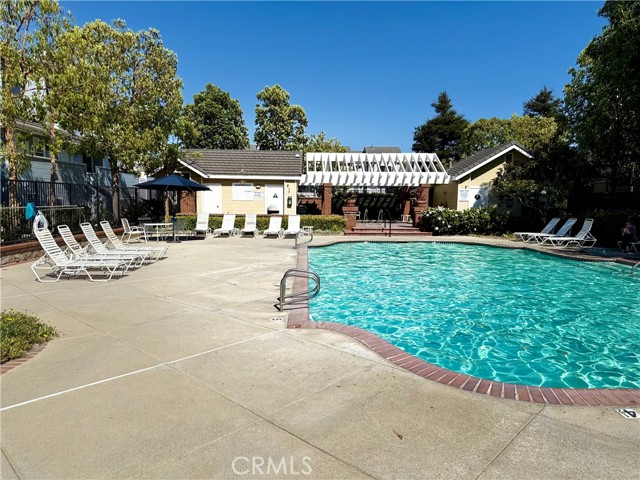 Detail Gallery Image 8 of 9 For 2800 Plaza Del Amo #28,  Torrance,  CA 90503 - 3 Beds | 3 Baths