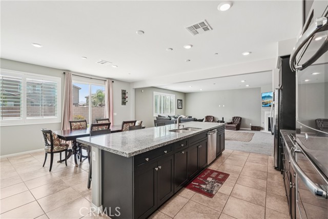 Detail Gallery Image 15 of 43 For 5371 Salt Bush Way, Fontana,  CA 92336 - 4 Beds | 3 Baths