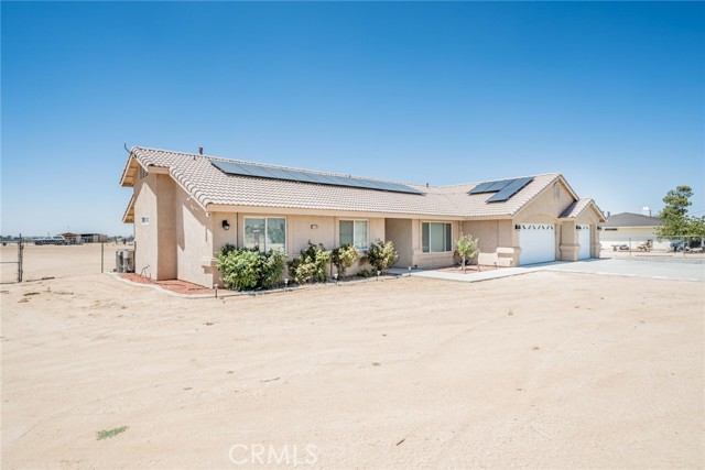 11130 Tenaya Road, Apple Valley CA: https://media.crmls.org/medias/486fed5e-1d28-4fa0-80c9-1d5bac517d06.jpg