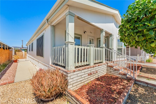 44725 E Florida Avenue, Hemet CA: https://media.crmls.org/medias/4870308d-3f4f-45ec-ab83-7557143de1cb.jpg