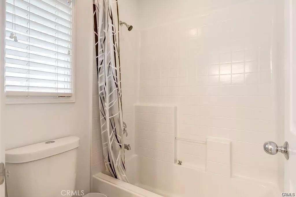 https://media.crmls.org/medias/48704f20-72c6-4787-9f84-6a9f0b3c9492.jpg?preset=X-Large