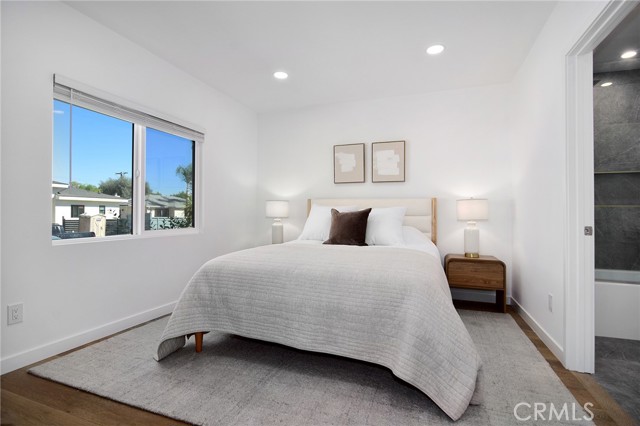17420 Collins Street photo 22