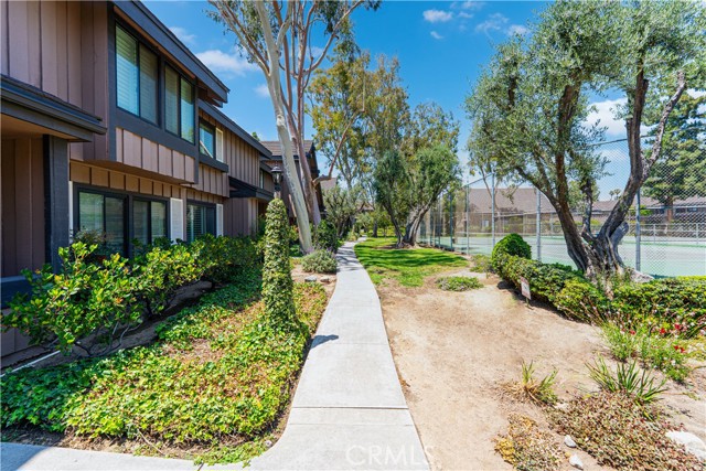 9739 Reseda Boulevard, Northridge CA: https://media.crmls.org/medias/48728e36-c753-4f92-824c-0a8594fc8010.jpg