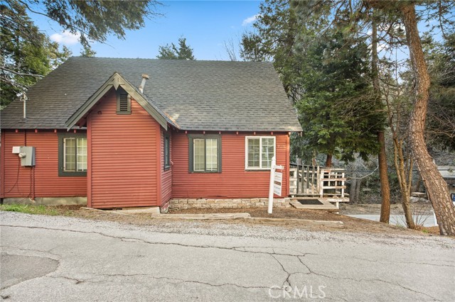 725 Golden, Lake Arrowhead, CA 92352