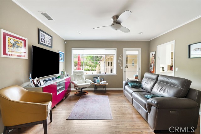 Detail Gallery Image 17 of 55 For 14060 Chandler Bld, Sherman Oaks,  CA 91401 - 3 Beds | 2 Baths