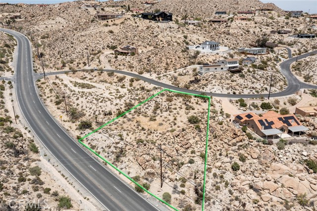 57333 Buena Suerte Road, Yucca Valley CA: https://media.crmls.org/medias/48742607-4f13-4ff6-bc27-05a994fb576f.jpg
