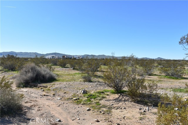 Detail Gallery Image 3 of 31 For 25 Frontier, Helendale,  CA 92342 - – Beds | – Baths