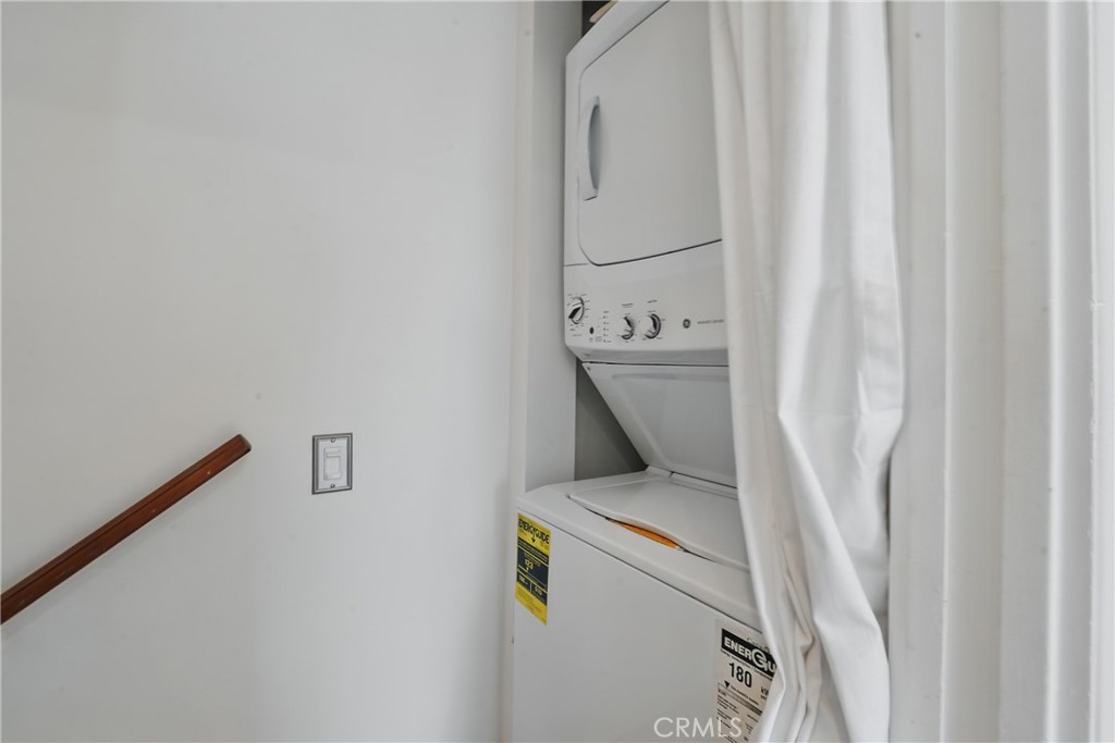 https://media.crmls.org/medias/4874bf56-9c5e-435a-a676-a5ebf2851741.jpg?preset=X-Large
