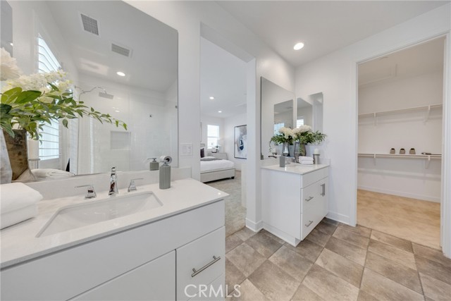 251 Tank, Irvine CA: https://media.crmls.org/medias/487579b1-e245-40f5-b8a9-202d1d251b5e.jpg