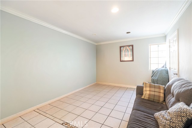 Detail Gallery Image 9 of 23 For 11044 Borden Avenue, Pacoima,  CA 91331 - 7 Beds | 4 Baths