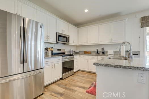 Detail Gallery Image 6 of 37 For 7366 Rocky Point, Jurupa Valley,  CA 92509 - 4 Beds | 3/1 Baths