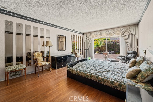 233 S Swall Drive, Beverly Hills CA: https://media.crmls.org/medias/4875860c-f5a6-4dc1-8c98-82cf825021b3.jpg