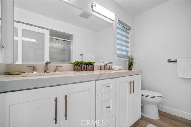 1947 N Sacramento Street, Orange CA: https://media.crmls.org/medias/48768391-e574-4d29-8cb0-ab0099a3dc1a.jpg