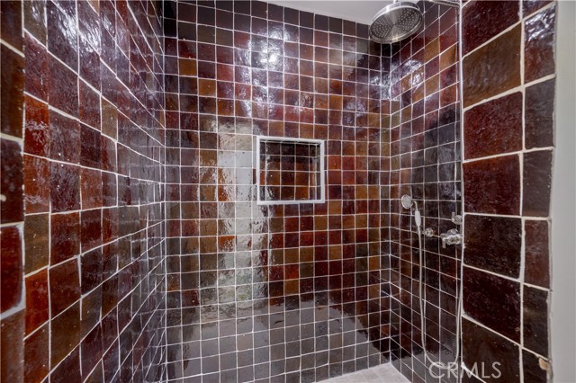 811 Maltman Avenue, Los Angeles CA: https://media.crmls.org/medias/4876ffaa-22ea-4bdf-8b75-f3801c989326.jpg