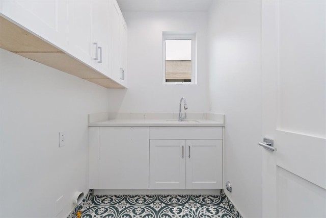 2406 Mathews Avenue, Redondo Beach, California 90278, 4 Bedrooms Bedrooms, ,3 BathroomsBathrooms,Residential,Sold,Mathews,SB21216654