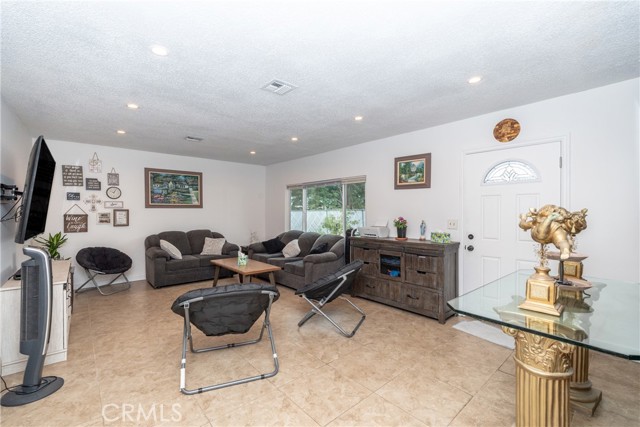 Detail Gallery Image 13 of 25 For 25481 6th St, San Bernardino,  CA 92410 - 2 Beds | 1 Baths