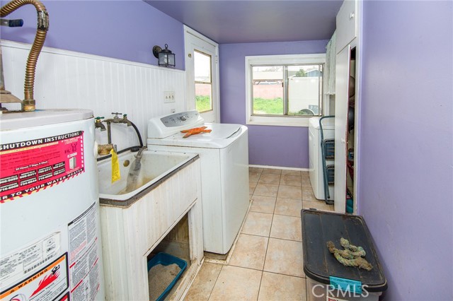 8760 Noble Avenue photo 8