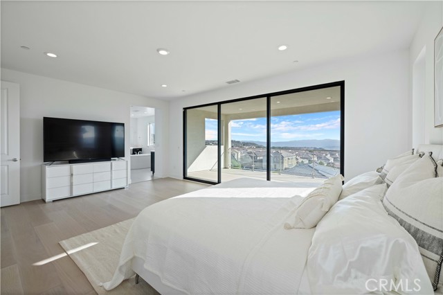 Detail Gallery Image 27 of 46 For 20644 W Deer Grass Ct, Porter Ranch,  CA 91326 - 5 Beds | 5/1 Baths