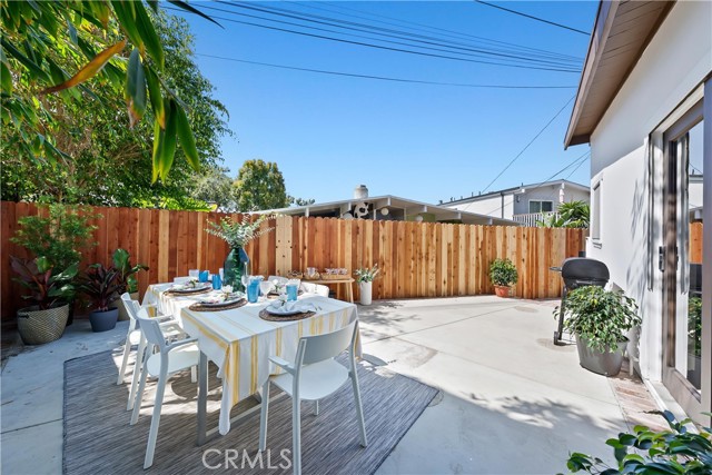 3017 Elm Avenue, Manhattan Beach, California 90266, 2 Bedrooms Bedrooms, ,2 BathroomsBathrooms,Residential,Sold,Elm,SB21199179