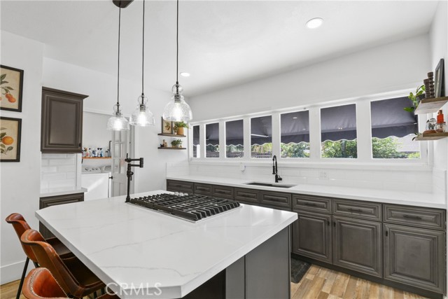 Detail Gallery Image 11 of 47 For 1033 W Palm Ave, Redlands,  CA 92373 - 5 Beds | 3 Baths